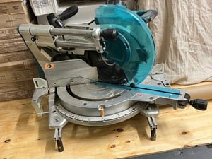 Makita chop saw in Freshwater