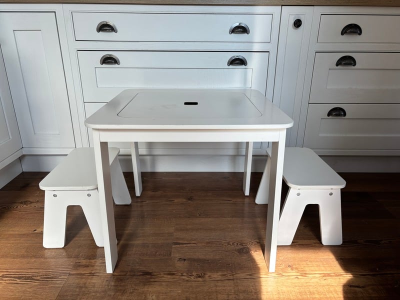 Toddler table, with 2 x bench seats in Freshwater