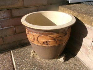 A pair of glazed and patterned garden planters. in Ryde