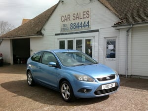 AUTOMATIC - 2010/10 Ford Focus 1.6 Zetec £4,995