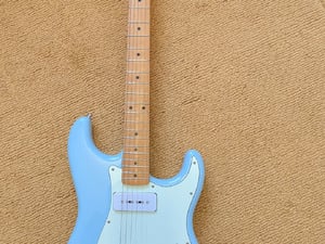 Fender noventa Stratocaster Sonic Blue in Newport