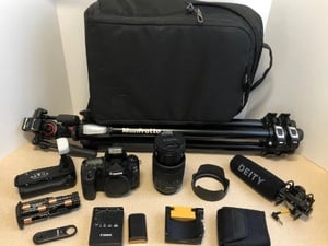 CANON EOS 90D 32.5MP DIGITAL SLR CAMERA BLACK W EF-S 18-135mm IS STM  in Sandown