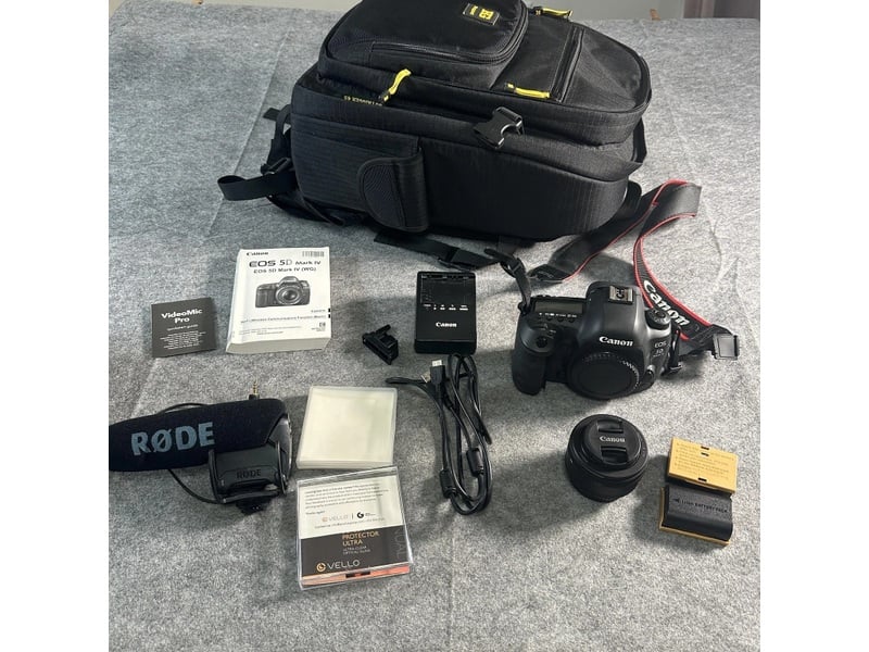 Canon EOS 5D Mark IV Camera Kit 30.4MP EF 50mm 1.8 STM Lens  in Sandown