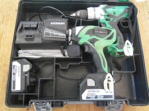 Hitachi Impact drill and impact driver charger 2 x 5.0ah  in Cowes