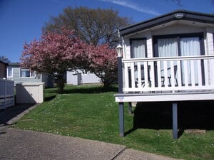 HUGE PRICE REDUCTION. STUNNING SEA VIEW LODGE ON PICTURESQUE NODES POINT HOLIDAY PARK ST HELENS