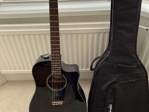 Fender electro acoustic in Cowes