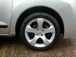 2010/60 Peugeot 3008 1.6 HDi Sport £2,395