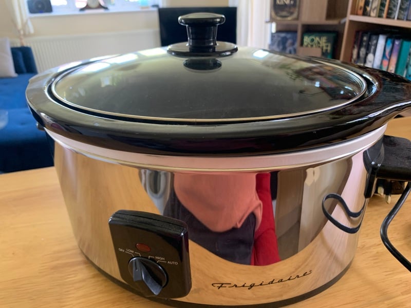 Frigidaire Slo-Cooker. in Sandown