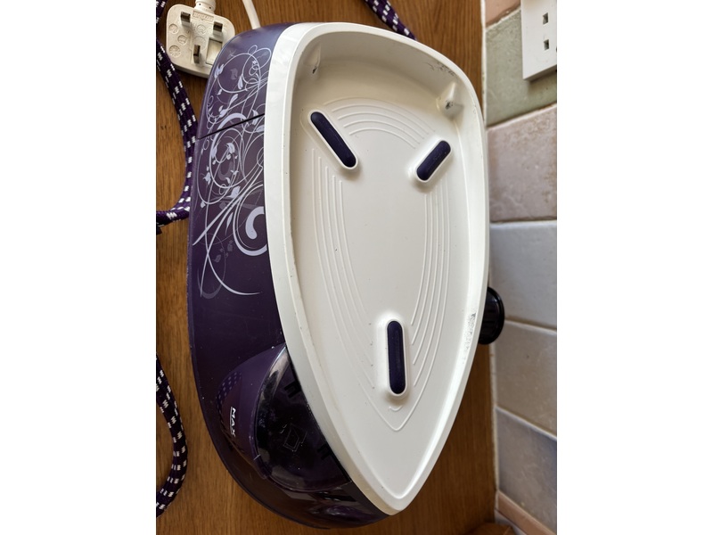 Philips ECO Steamglide Steam Iron Generator in Shanklin