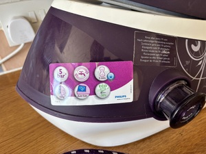 Philips ECO Steamglide Steam Iron Generator in Shanklin