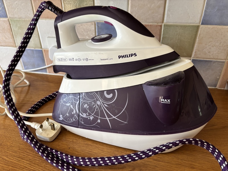Philips ECO Steamglide Steam Iron Generator Irons in Shanklin