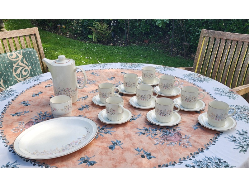 Poole pottery coffee set in Yarmouth
