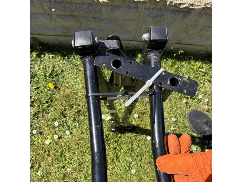 BIKE CARRIER FOR TOW BAR in Newport