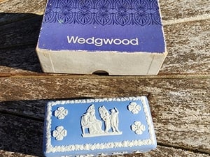Vintage Wedgewood Jasperware trinket box in Yarmouth