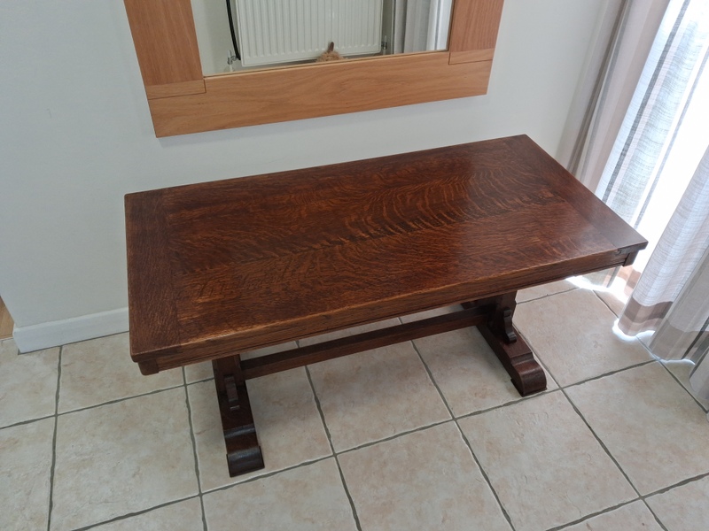 Classic oak coffee table. in Totland Bay