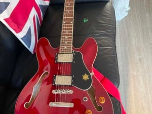 Tanglewood entwistle HV 58 electric guitar in Newport