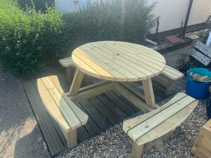 8 Seater Round Picnic Table in Totland Bay
