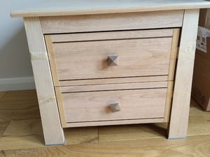 Bedside table / Chest of Drawers in Cowes