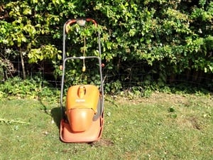 Fully serviced ELECTRIC hover  FLYMO MOWER  in Ventnor
