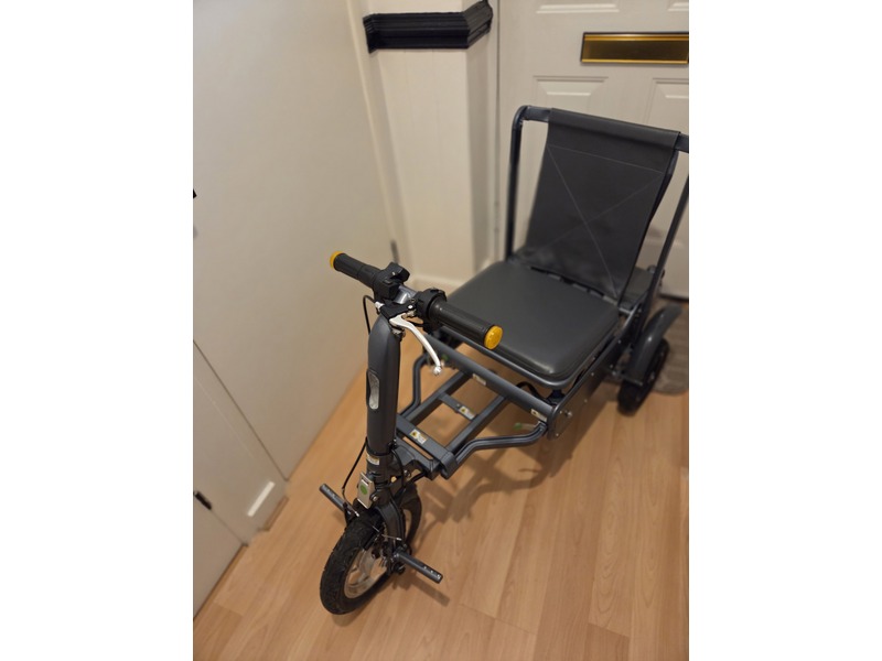 E-Foldi lightweight transportable mobility scooter