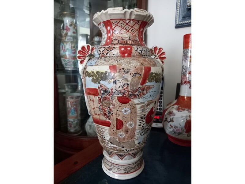 Japanese MORIAGE VASE  in Ryde