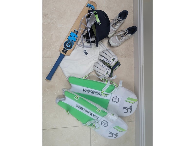 Cricket gear for sale teenager age in Cowes