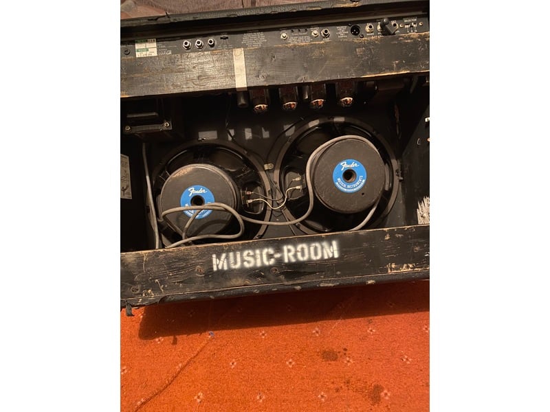 fender the twin red knob amp in Ryde