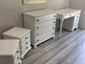 Bedroom furniture set in Ryde