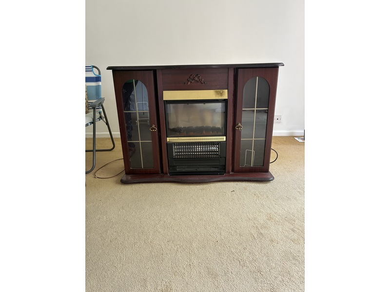 Electric fire and surround in Bembridge