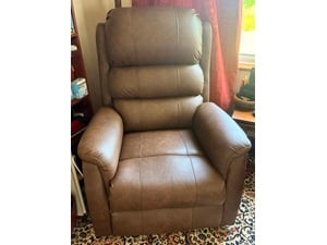 Dual Motor Riser Recliner Chair in Cowes