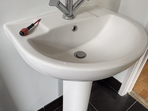 Bathroom Basin with Pedestal