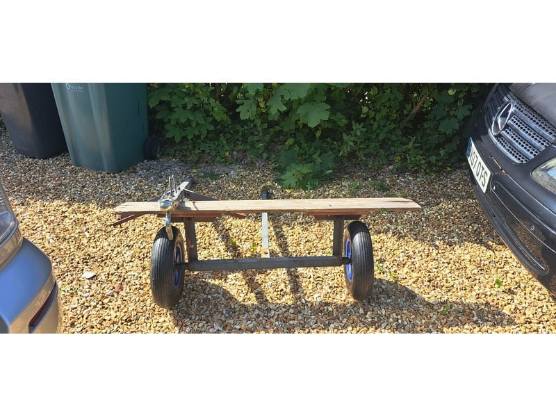 Boat launching trailer