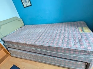 Single bed with headboard and guest bed in Ryde