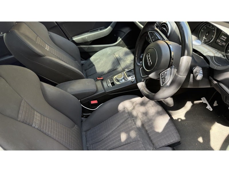 Audi A3 e-tron 2015 - Silver - Plug-in Hybrid