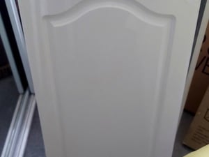 B & Q 400mm kitchen wall cabinet plus door front in Seaview