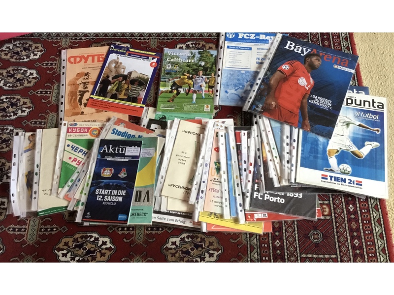 50+ ASSORTED FOREIGN FOOTBALL PROGRAMMES ALL EUROPEAN GAMES in Ryde