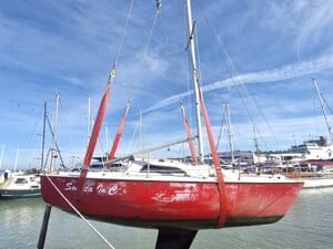 Sonata and Road Trailer in Cowes