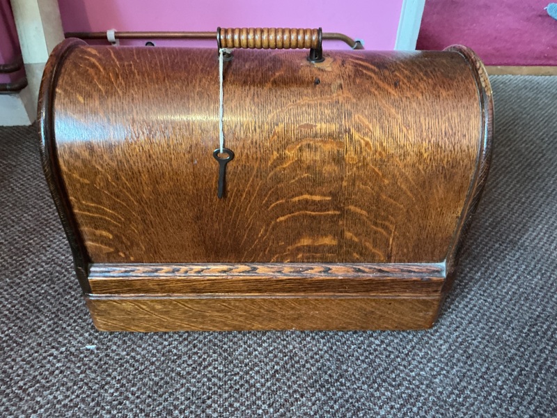 1922 Singer Sewing Machine