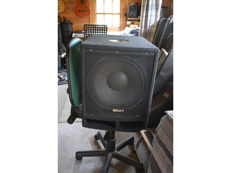 Sub woofer in Newport