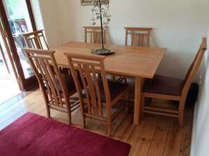 Oak table and 6 chairs in Ventnor