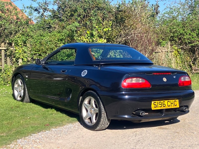 MGF VVC - Hardtop - MEGA LOW MILEAGE!!!! June 2027 MOT - Ready to go.