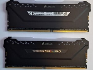 Corsair VENGEANCE RGB PRO DDR4 RAM 32GB (2x16GB) in Freshwater