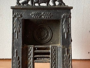Cast iron fire place miniature  in Seaview