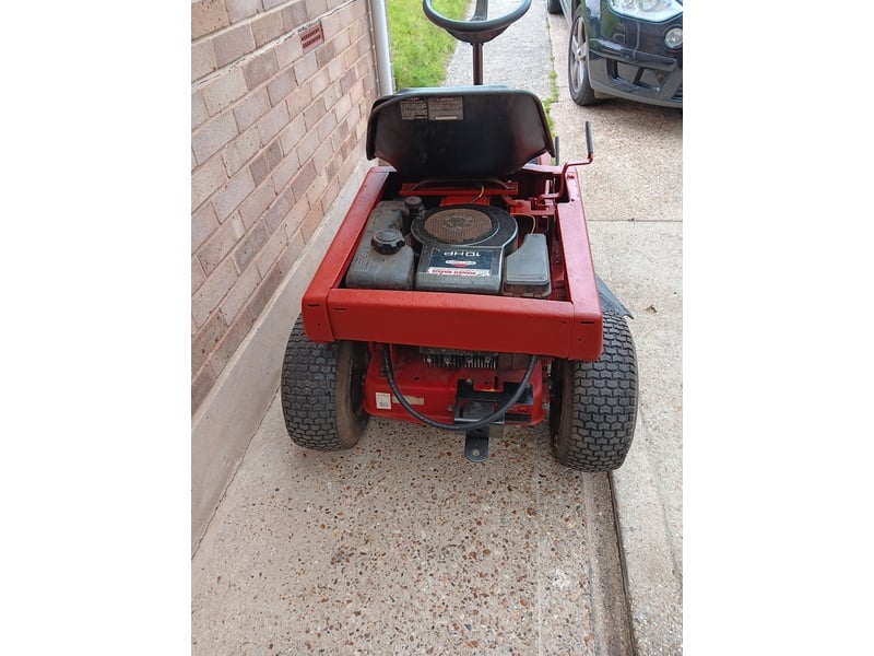 Ride on mower  Lawnmowers and Trimmers in Ryde