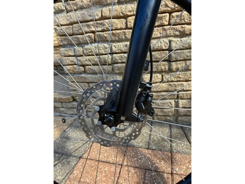 Specialized Pitch MTB in Freshwater