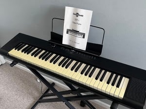 Keyboard 66 key Gear4music SDP-1 (includes stand, sustain pedal and manual) in Cowes