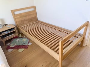Oak single bed made by Habitat - immaculate condition (two available with or without mattress) in Ryde