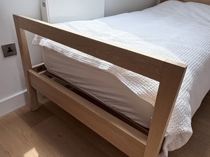 Oak single bed made by Habitat - immaculate condition (two available with or without mattress) Single Beds