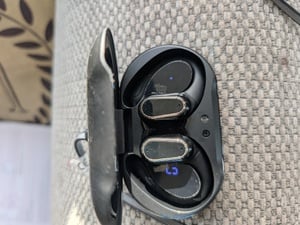 Ear phones  in Ventnor