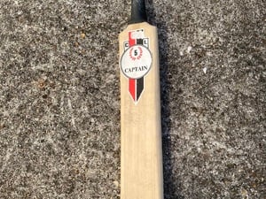 Cricket bat for child or beginner in Newport